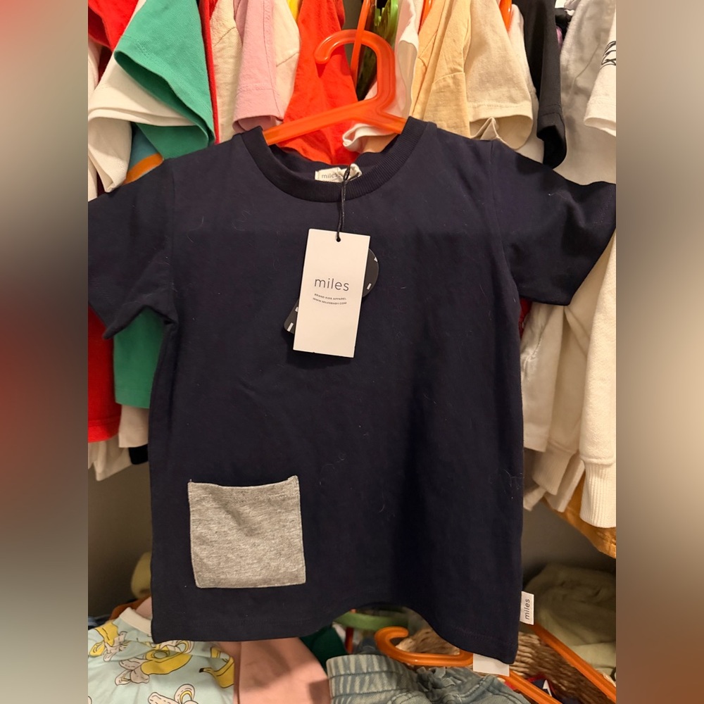 NWT 2-3t  Boy Navy T-Shirt with Gray Pocket